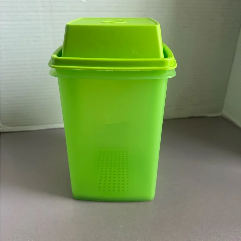 Vintage Tupperware Pick-a-deli Green Pickle Container